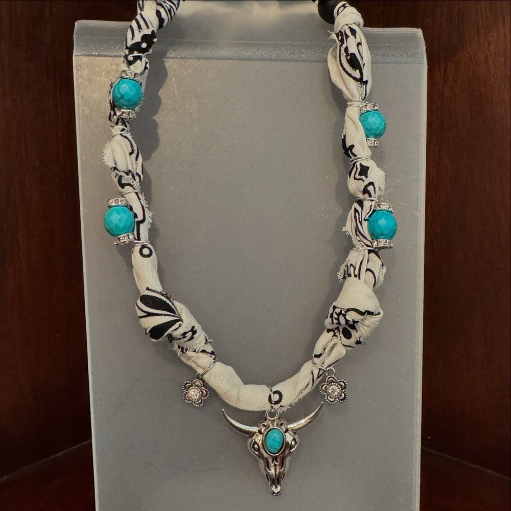 Bandana necklace